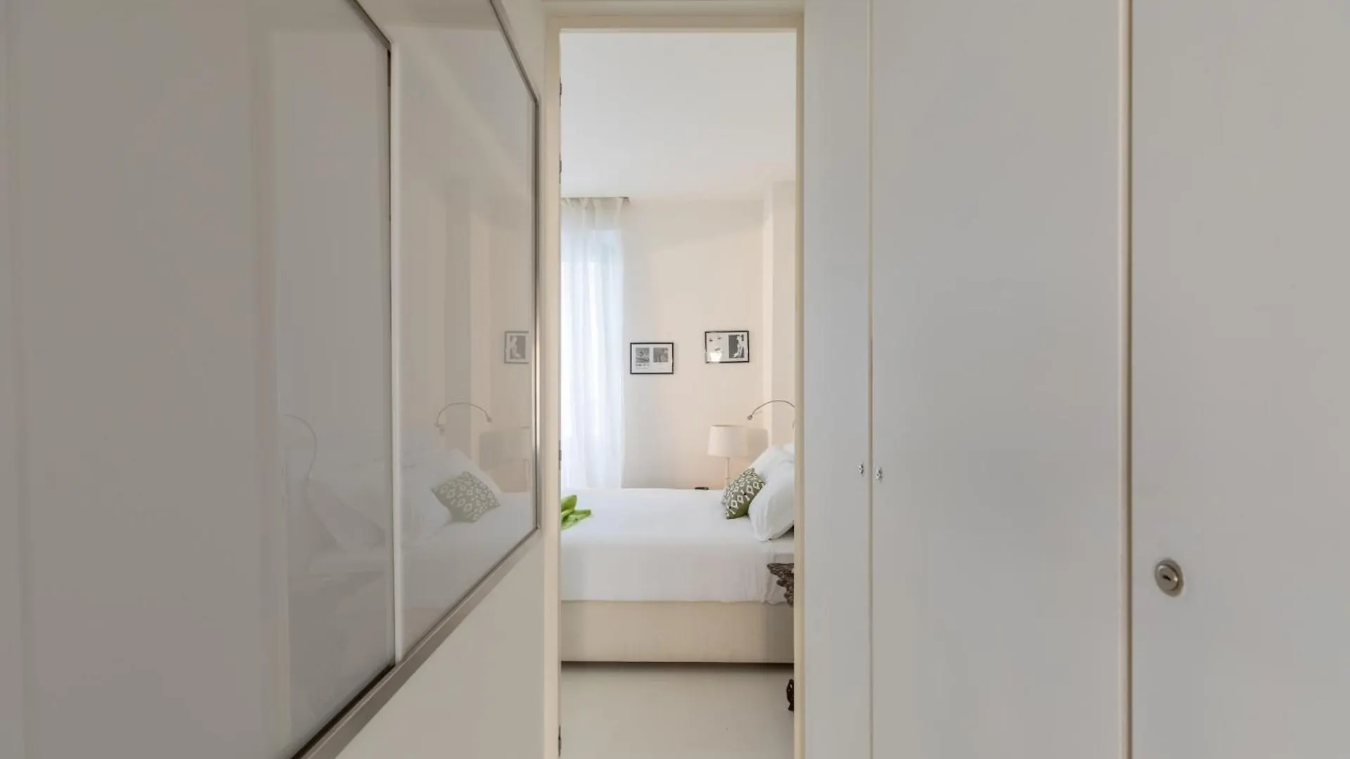 Iflat Charming & Comfy Apartment In The Heart Of Roma Italia