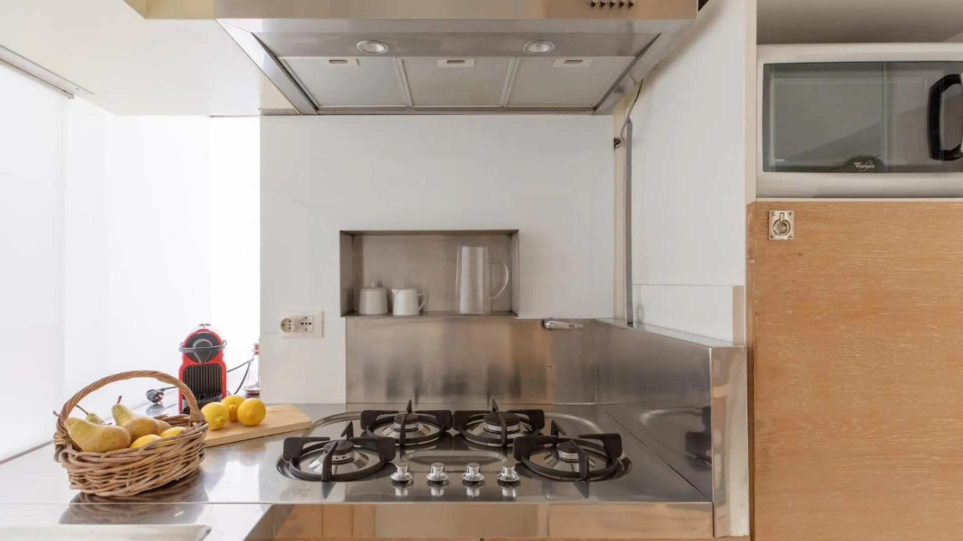 Iflat Charming & Comfy Apartment In The Heart Of Rome Italy