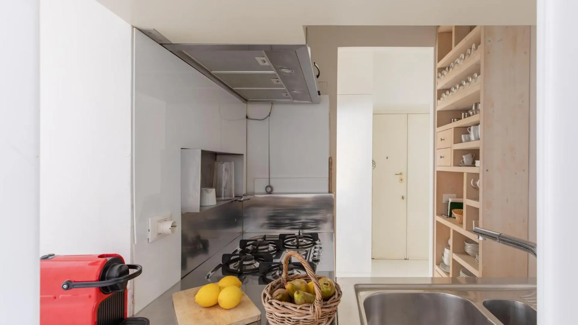 Iflat Charming & Comfy Apartment In The Heart Of Rome Italy