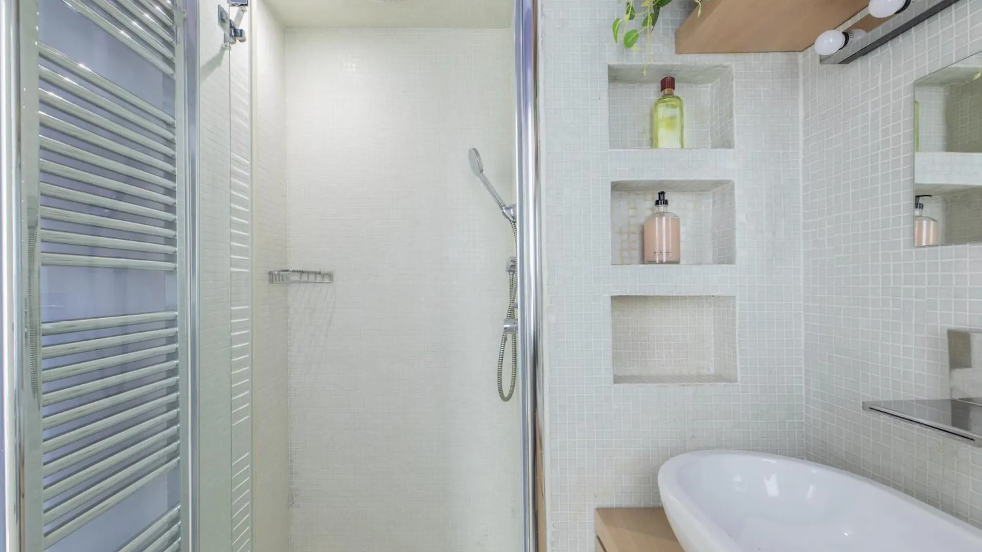 Iflat Charming & Comfy Apartment In The Heart Of Rome Italy